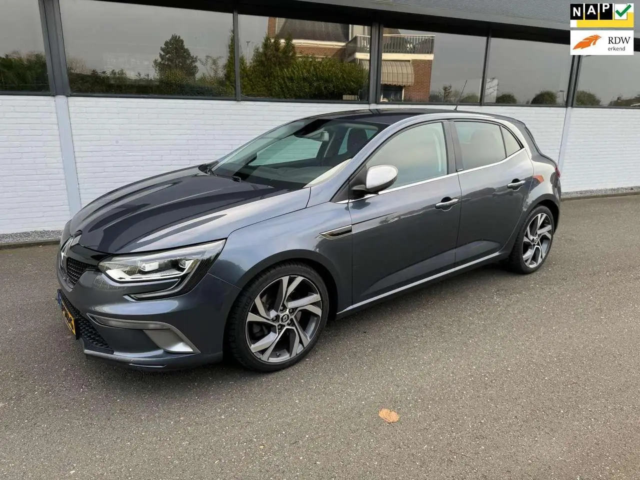 Photo 1 : Renault Megane 2016 Petrol