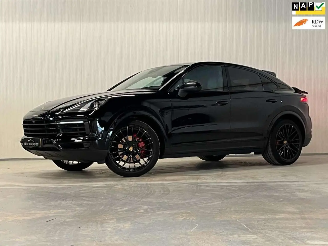 Photo 1 : Porsche Cayenne 2019 Petrol