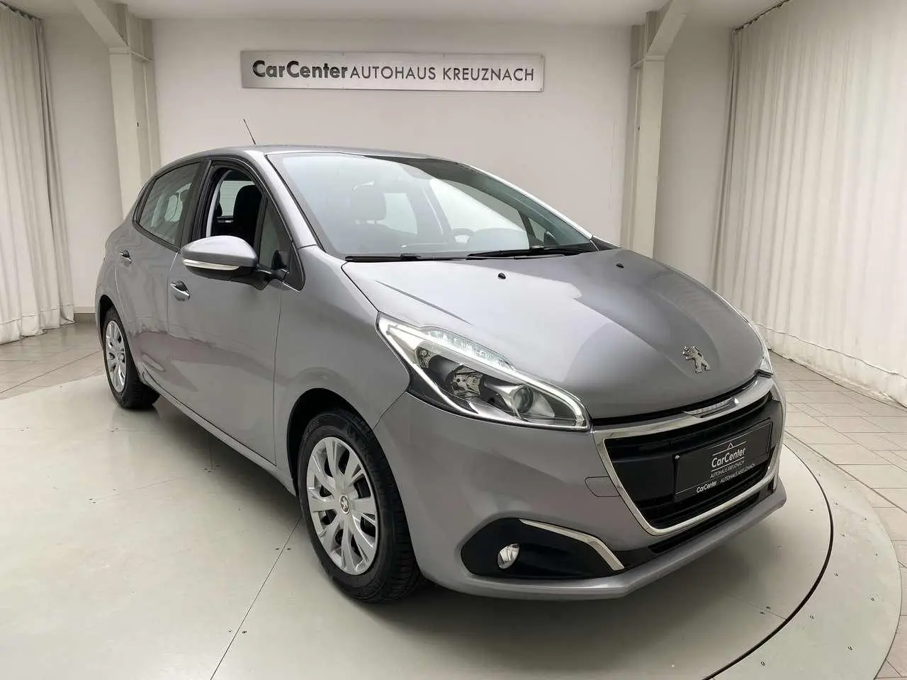 Photo 1 : Peugeot 208 2019 Petrol