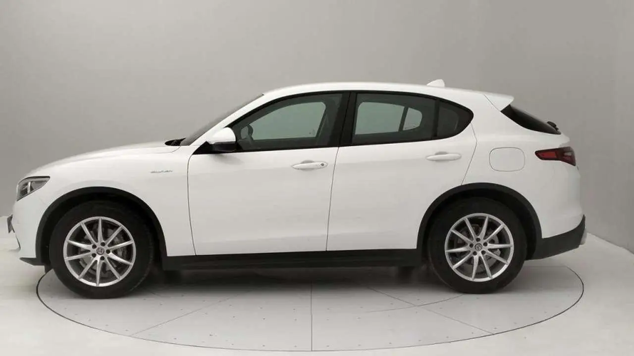 Photo 1 : Alfa Romeo Stelvio 2021 Diesel