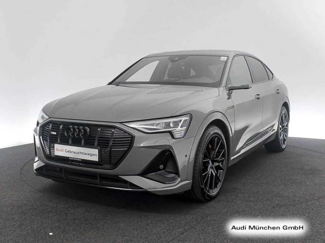 Photo 1 : Audi E-tron 2022 Électrique