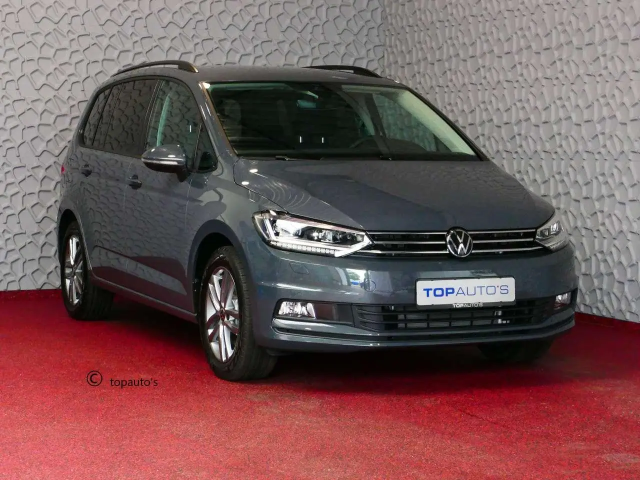 Photo 1 : Volkswagen Touran 2024 Essence