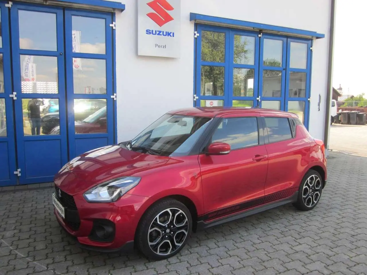 Photo 1 : Suzuki Swift 2021 Petrol