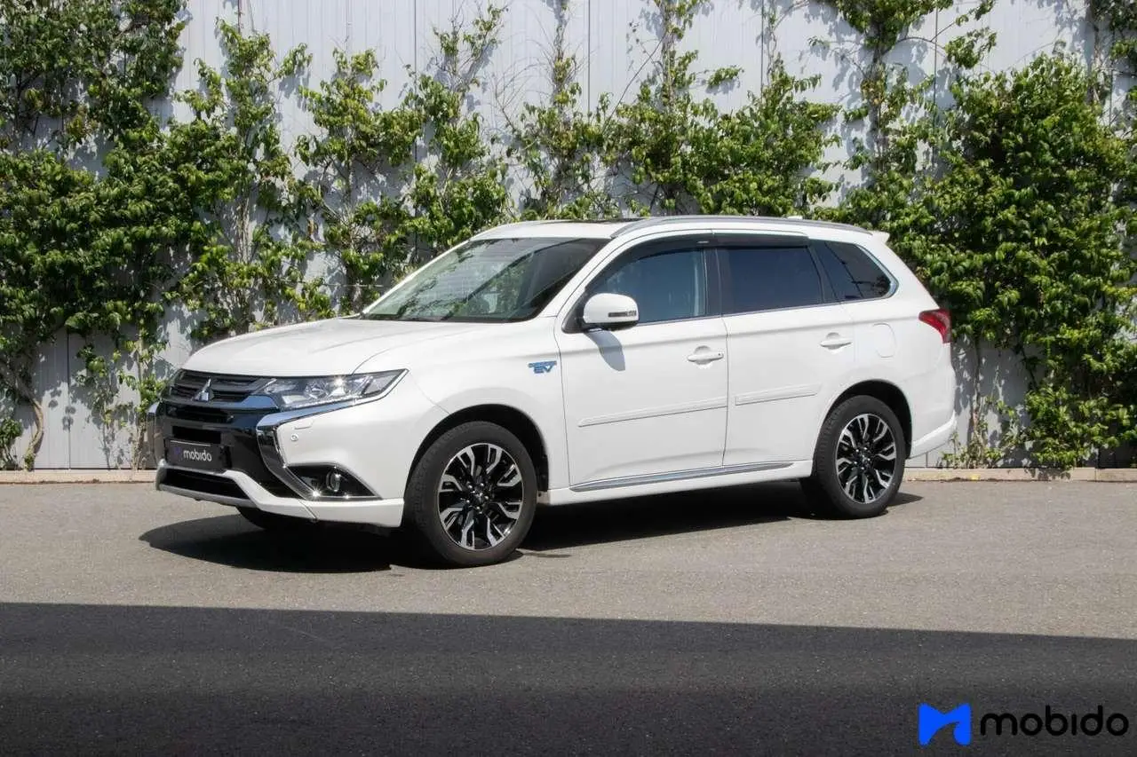 Photo 1 : Mitsubishi Outlander 2016 Hybrid