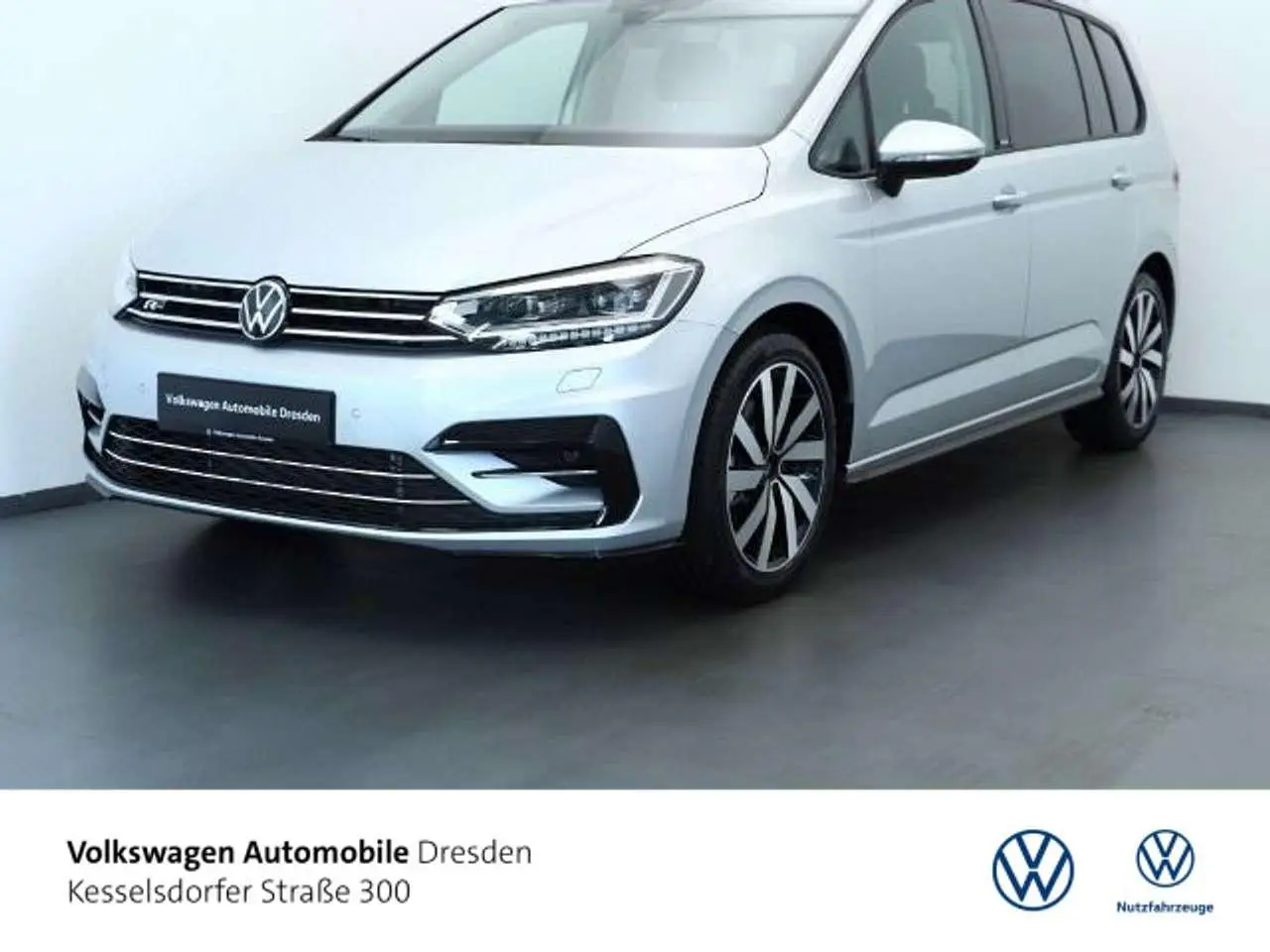 Photo 1 : Volkswagen Touran 2024 Petrol