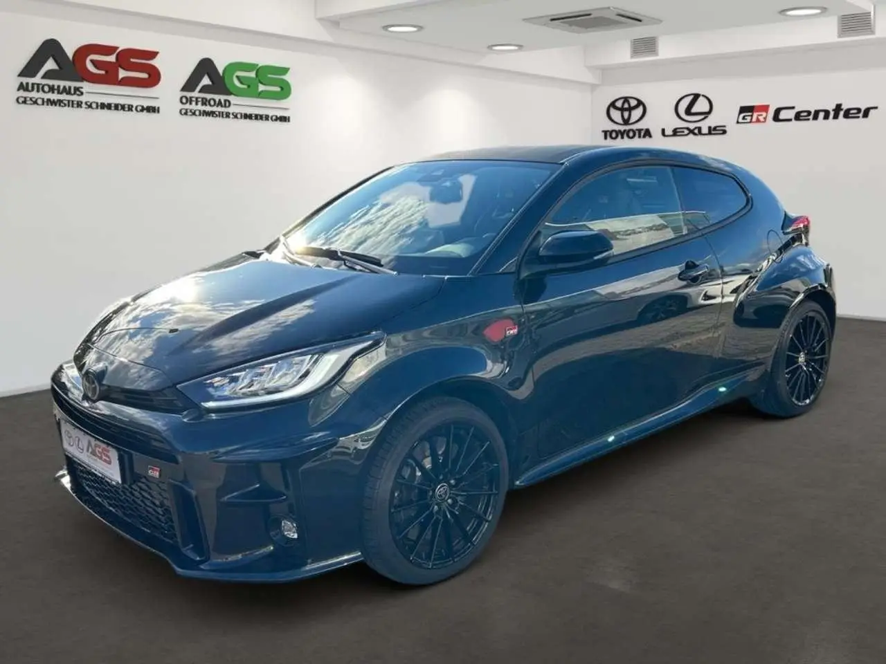 Photo 1 : Toyota Yaris 2020 Petrol