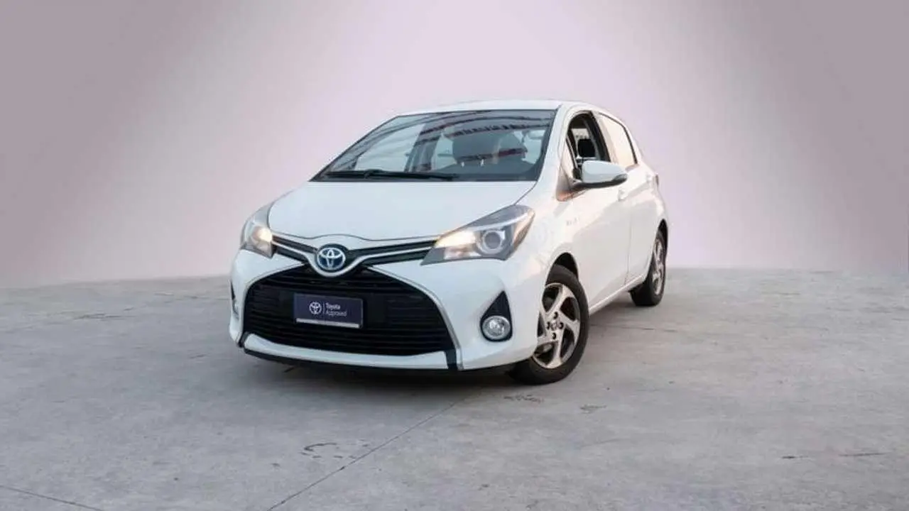 Photo 1 : Toyota Yaris 2016 Hybrid