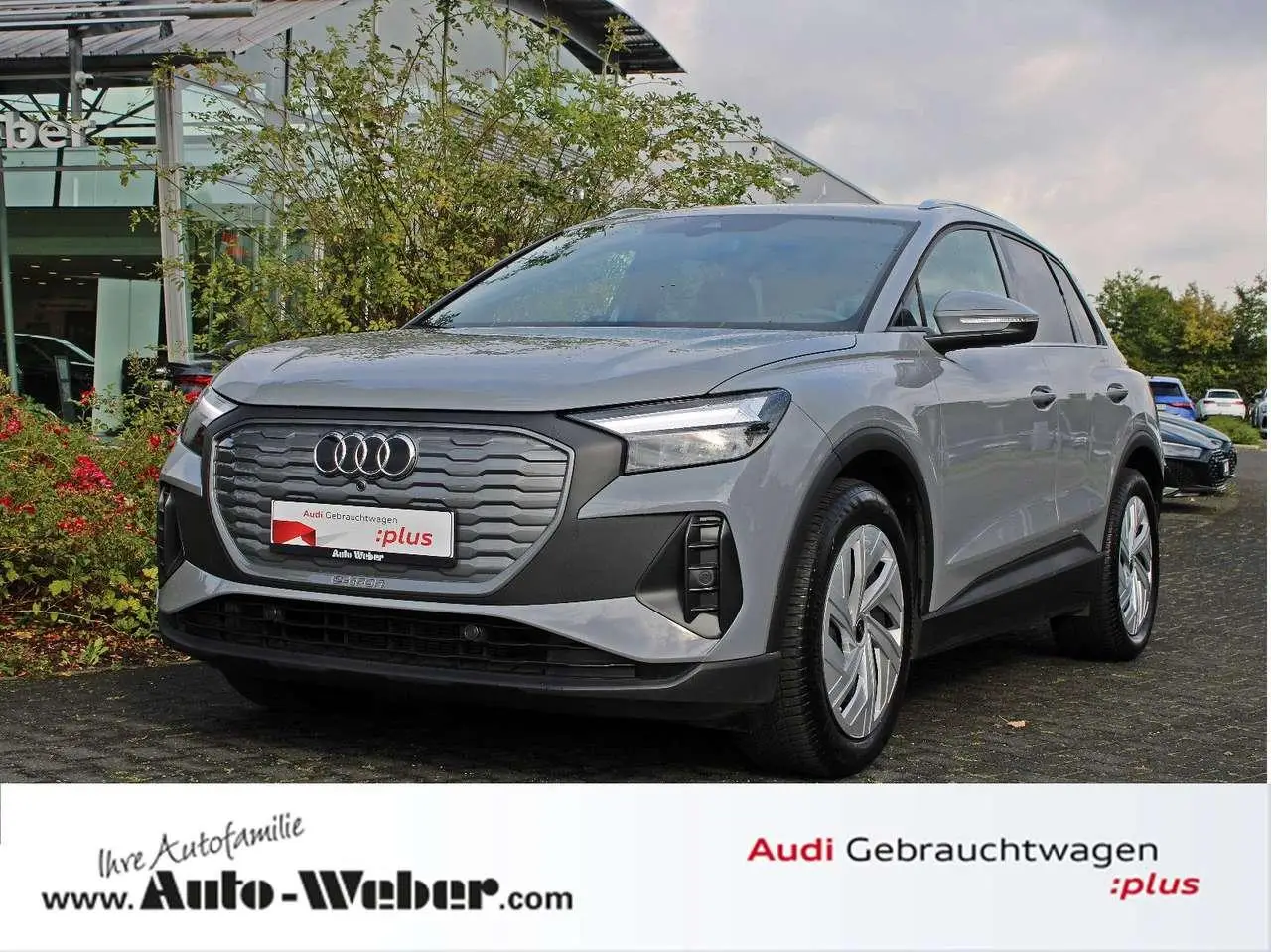 Photo 1 : Audi Q4 2022 Electric