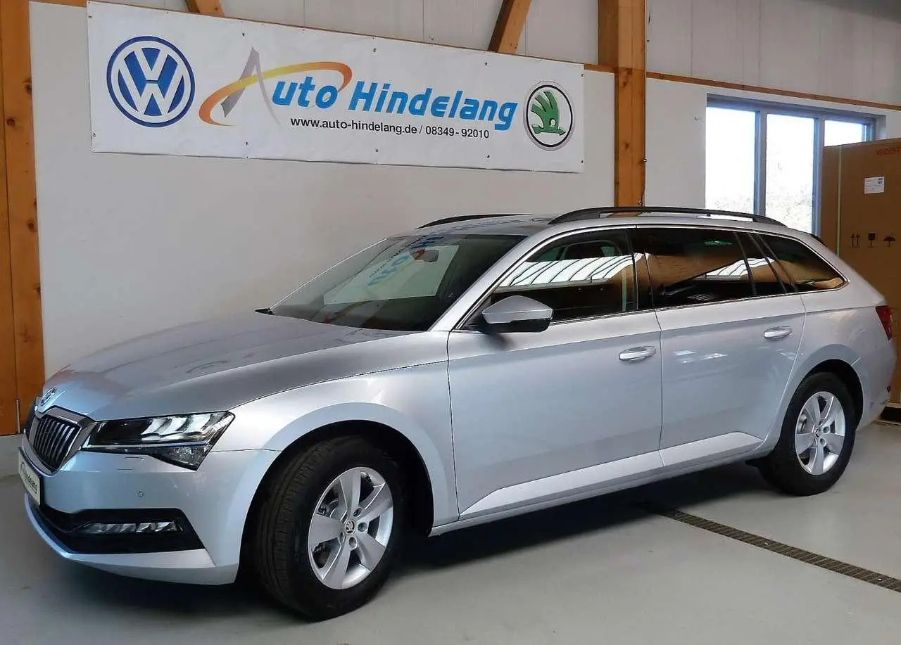 Photo 1 : Skoda Superb 2023 Petrol