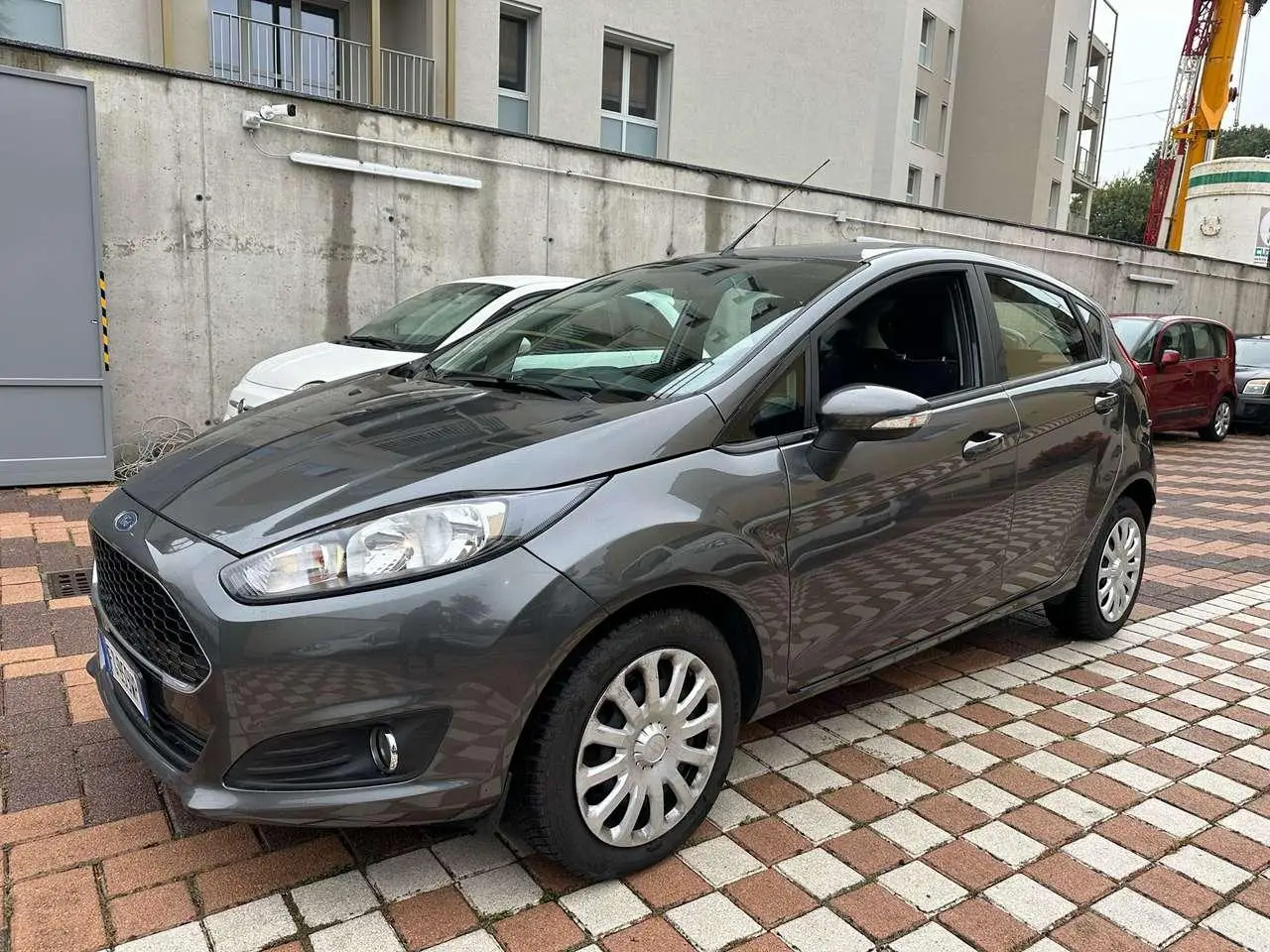 Photo 1 : Ford Fiesta 2017 GPL