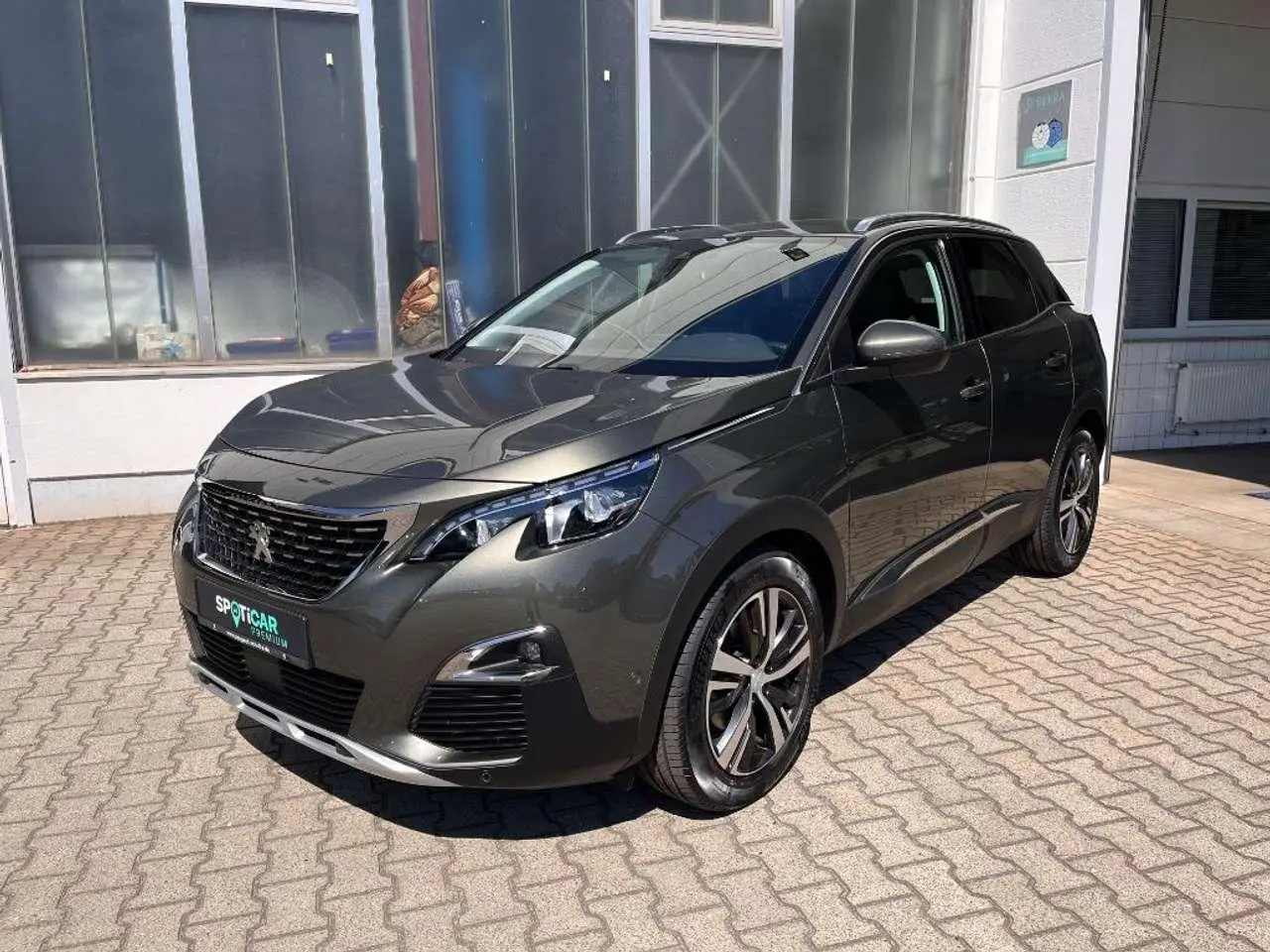 Photo 1 : Peugeot 3008 2020 Petrol