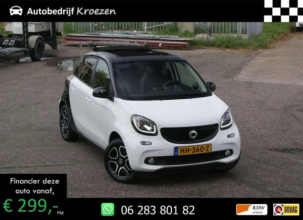 Photo 1 : Smart Forfour 2015 Petrol