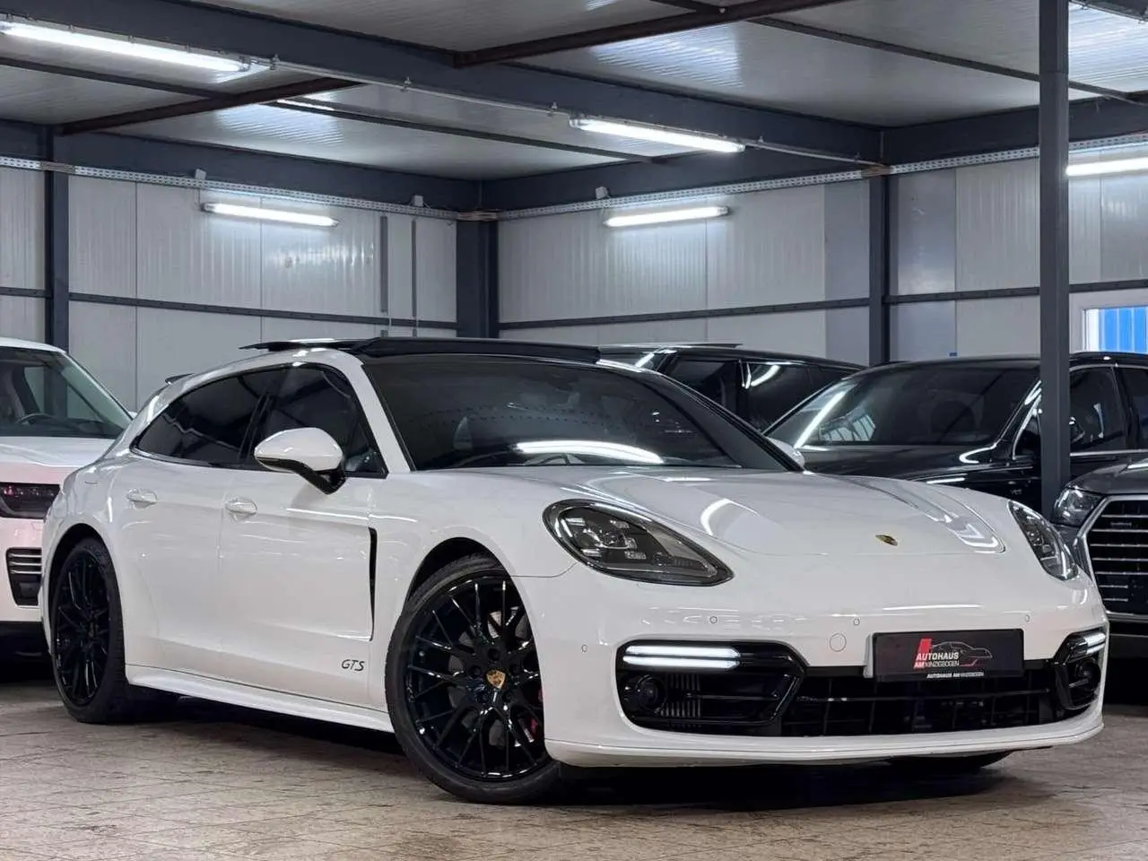 Photo 1 : Porsche Panamera 2019 Petrol