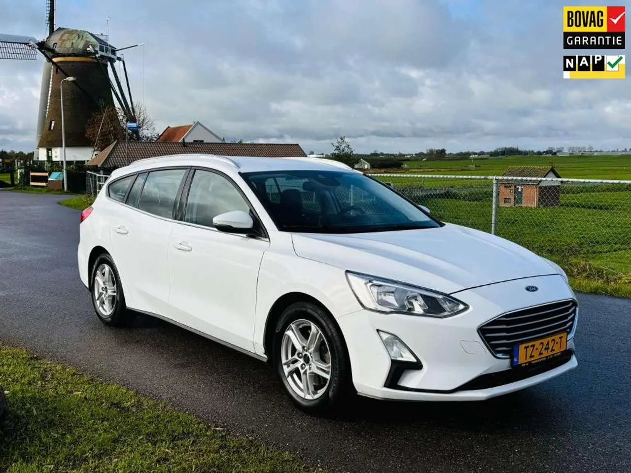 Photo 1 : Ford Focus 2018 Petrol