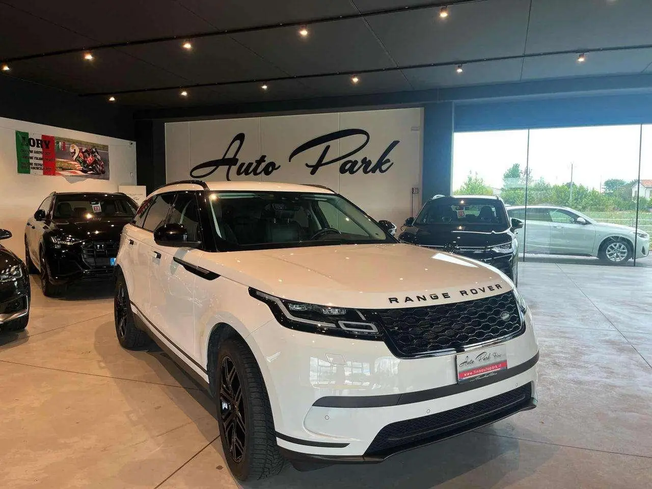 Photo 1 : Land Rover Range Rover Velar 2017 Diesel