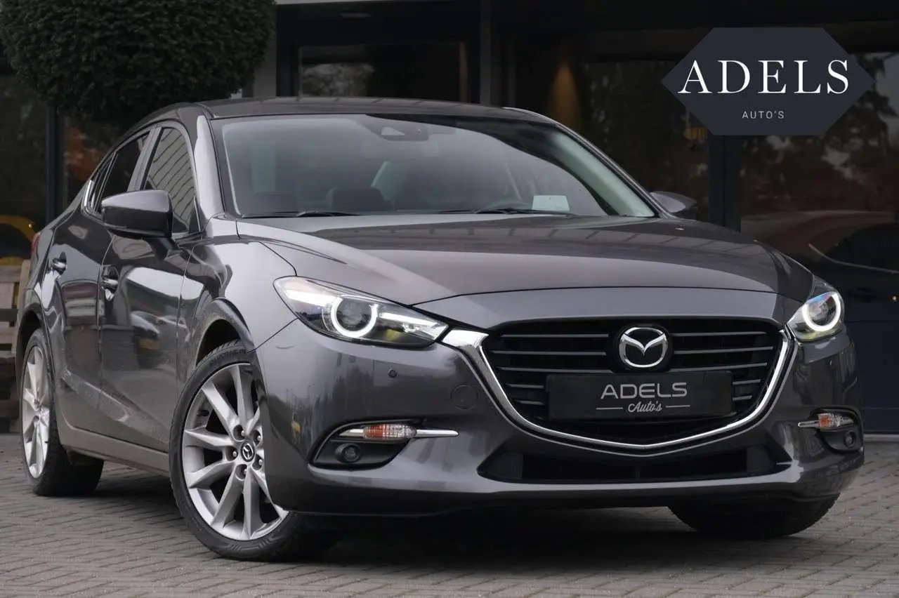 Photo 1 : Mazda 3 2018 Petrol