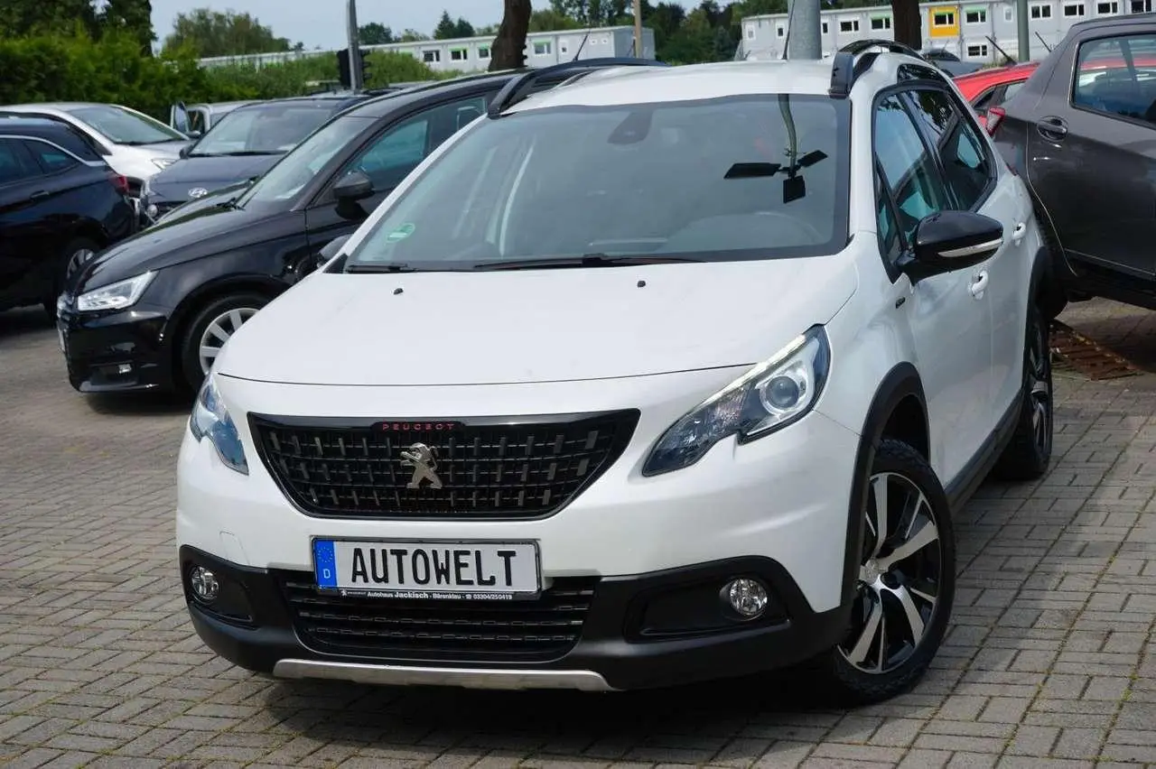 Photo 1 : Peugeot 2008 2017 Petrol