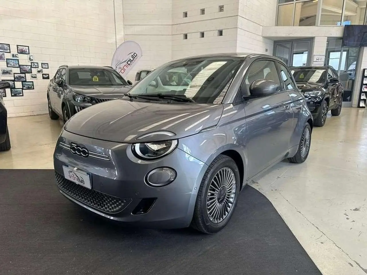Photo 1 : Fiat 500 2021 Électrique