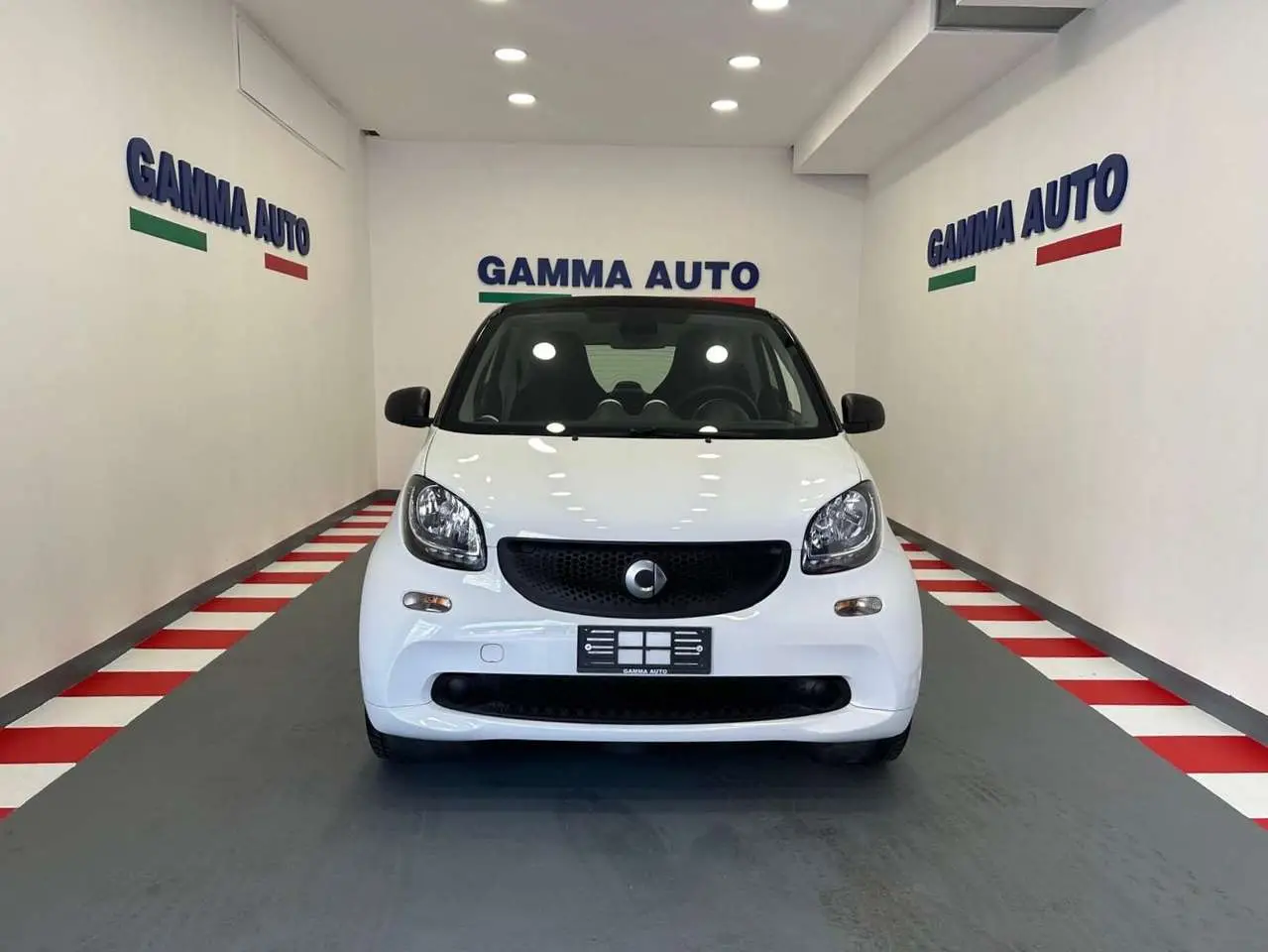 Photo 1 : Smart Fortwo 2018 Petrol