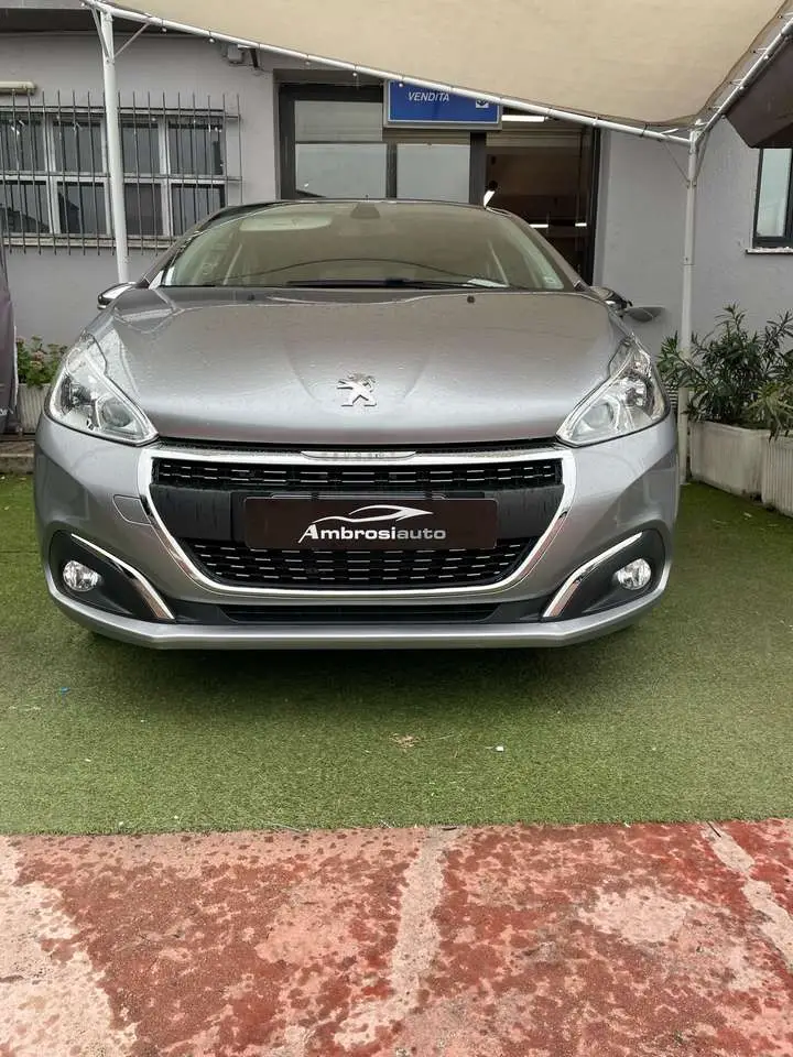 Photo 1 : Peugeot 208 2019 Essence