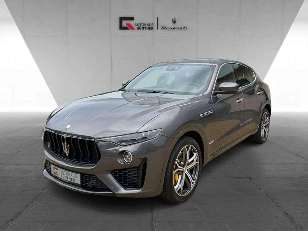 Photo 1 : Maserati Levante 2021 Essence