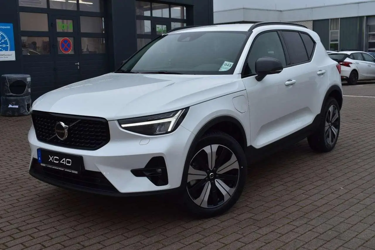 Photo 1 : Volvo Xc40 2022 Hybride