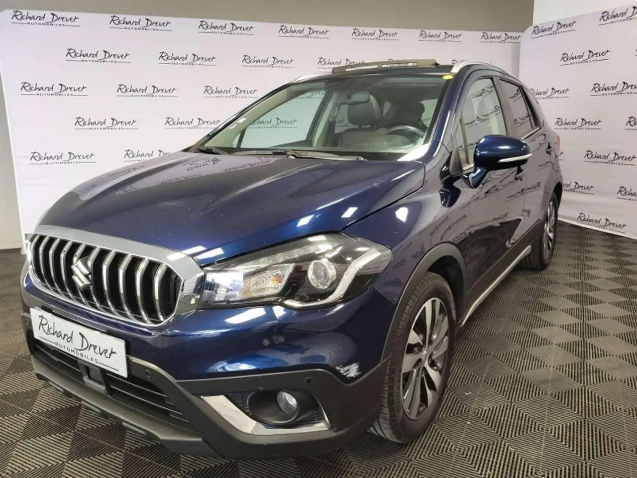 Photo 1 : Suzuki S-cross 2017 Essence