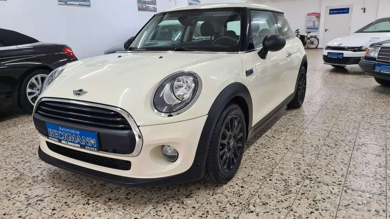 Photo 1 : Mini One 2015 Petrol