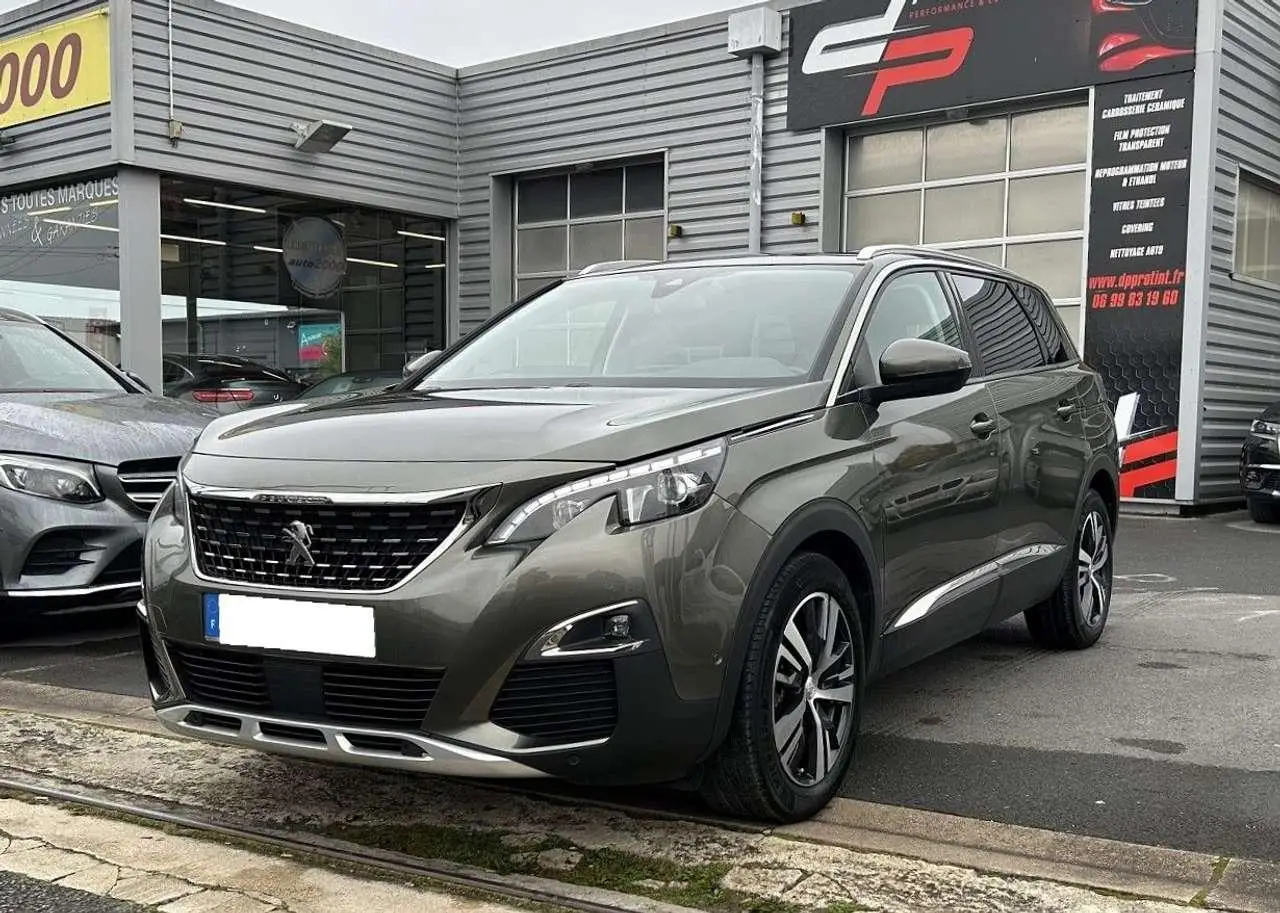 Photo 1 : Peugeot 5008 2019 Diesel