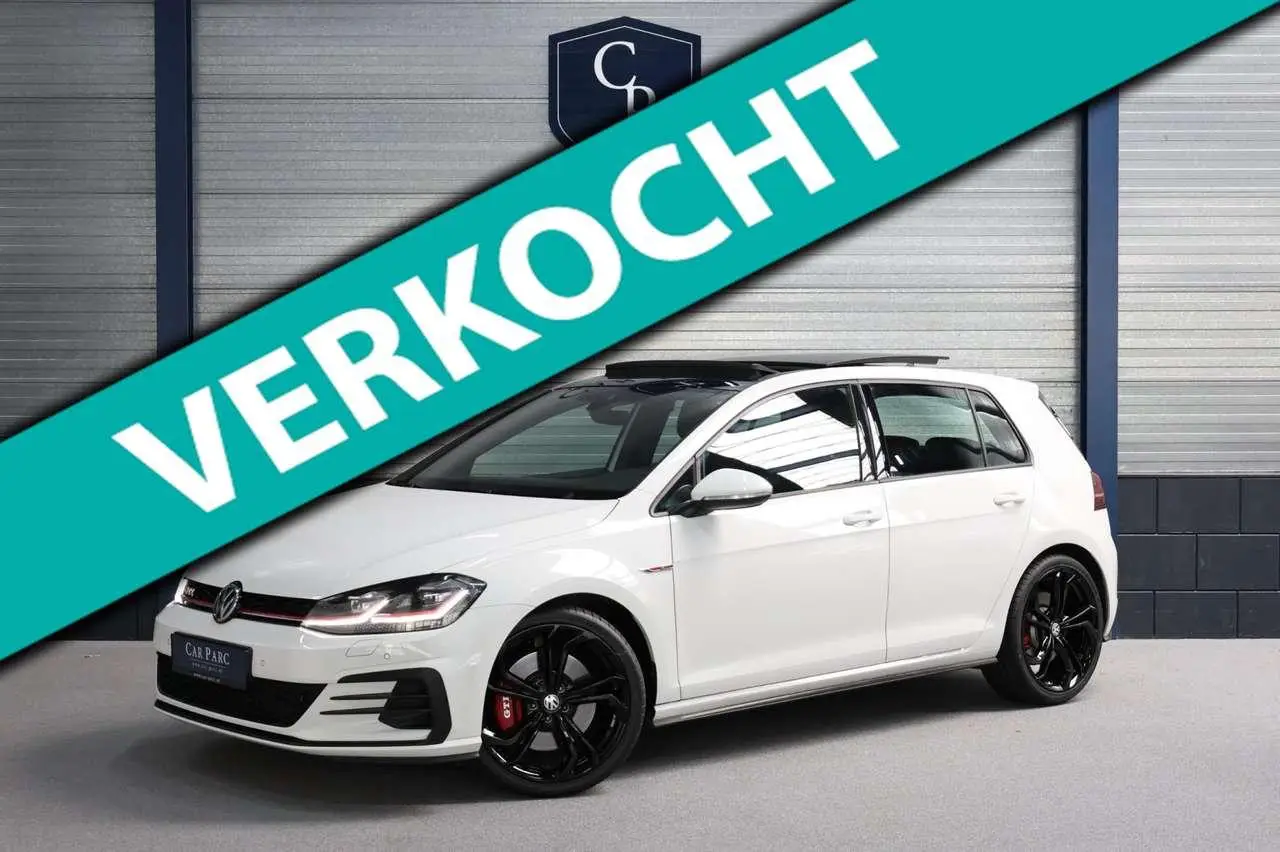 Photo 1 : Volkswagen Golf 2019 Petrol