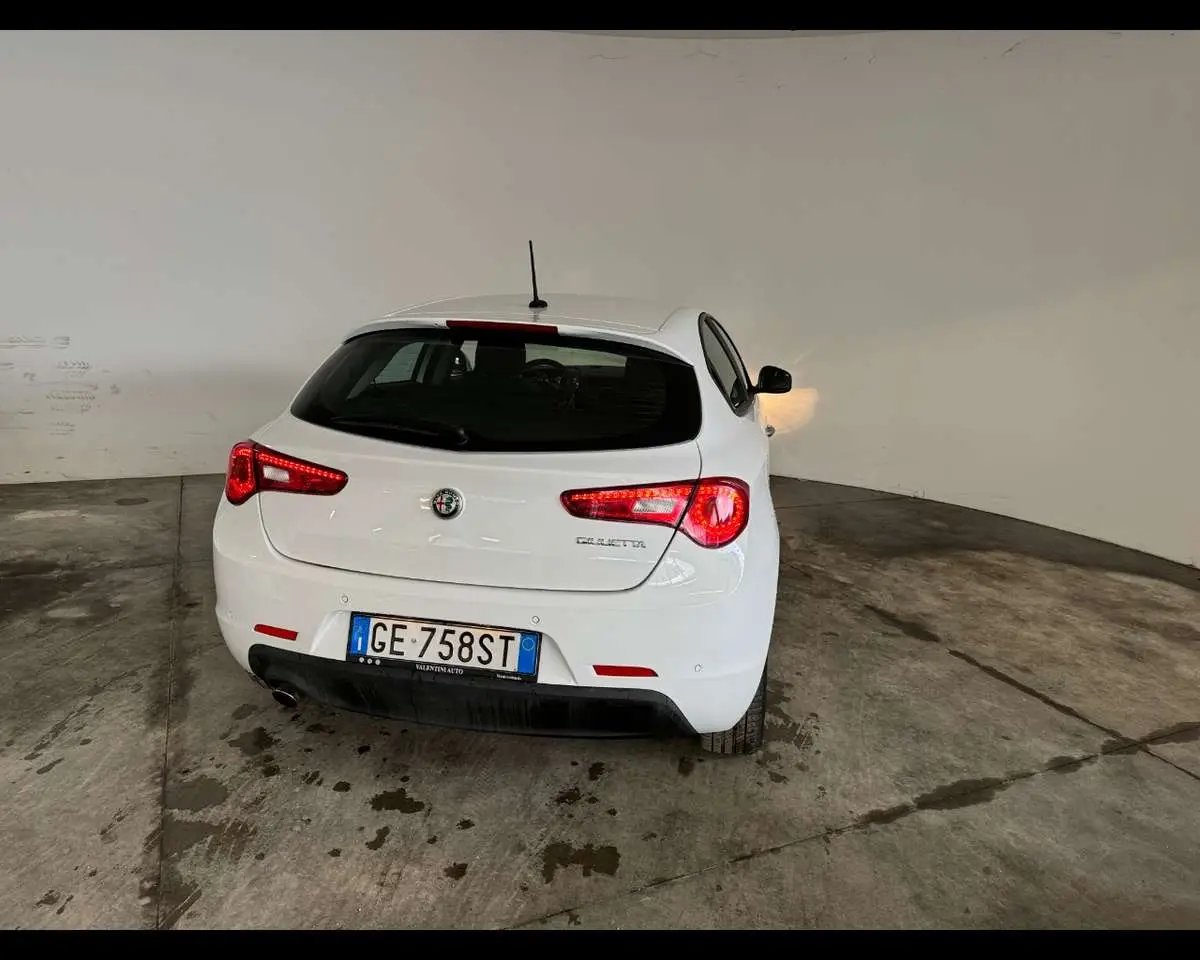 Photo 1 : Alfa Romeo Giulietta 2021 Essence