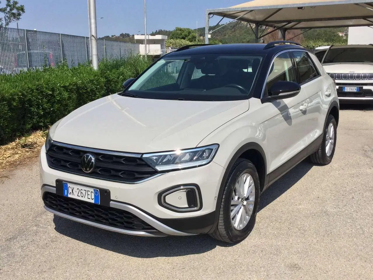 Photo 1 : Volkswagen T-roc 2022 Petrol