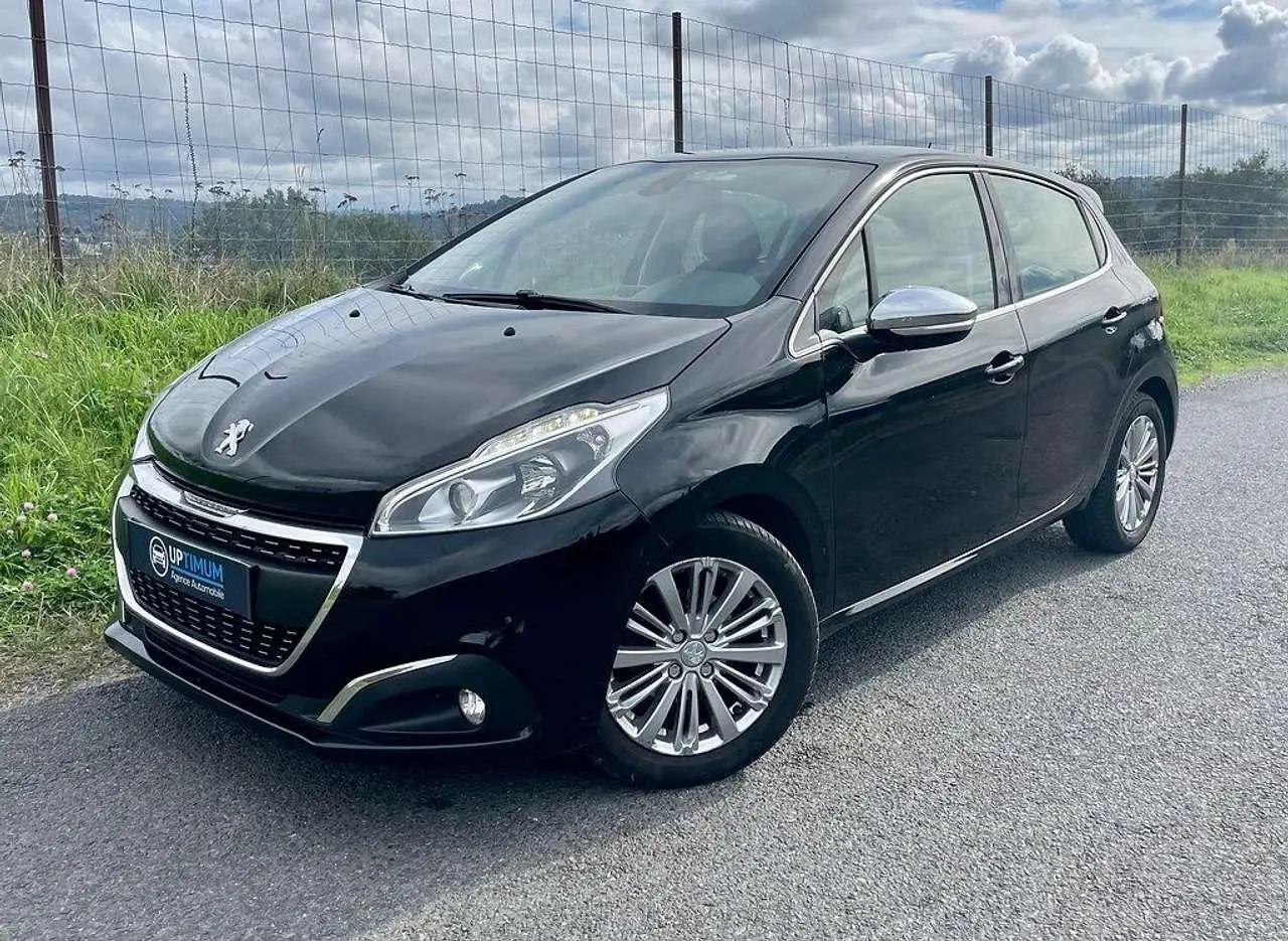 Photo 1 : Peugeot 208 2017 Petrol