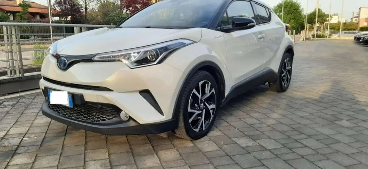 Photo 1 : Toyota C-hr 2019 Hybrid