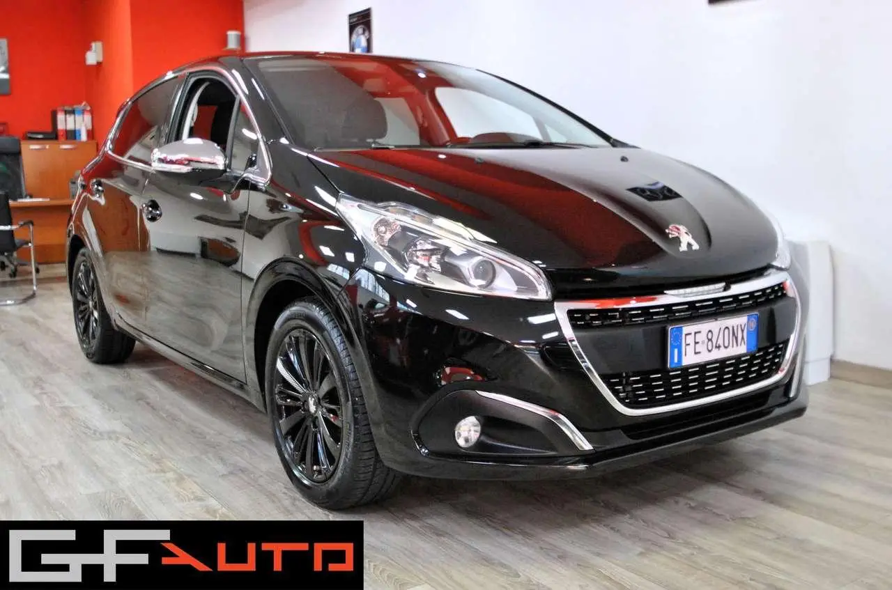 Photo 1 : Peugeot 208 2016 Petrol