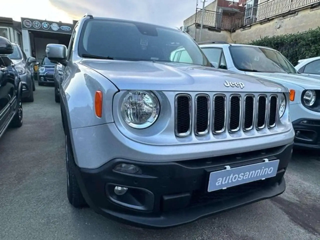 Photo 1 : Jeep Renegade 2016 Diesel