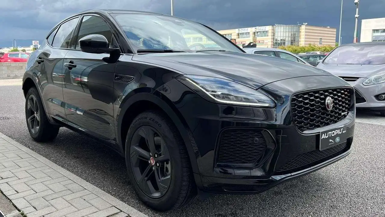 Photo 1 : Jaguar E-pace 2023 Hybrid