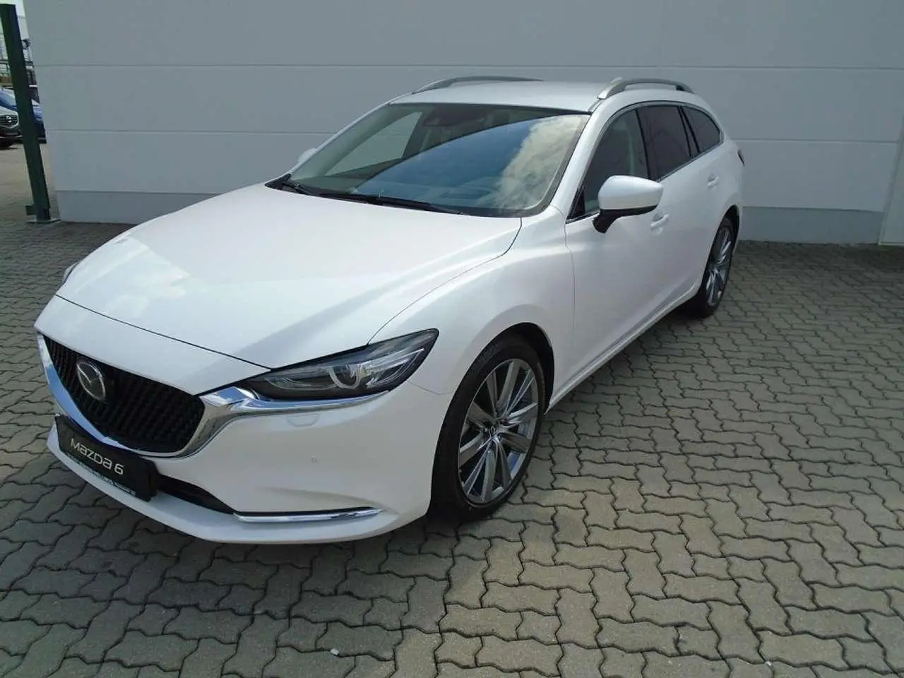 Photo 1 : Mazda 6 2024 Petrol