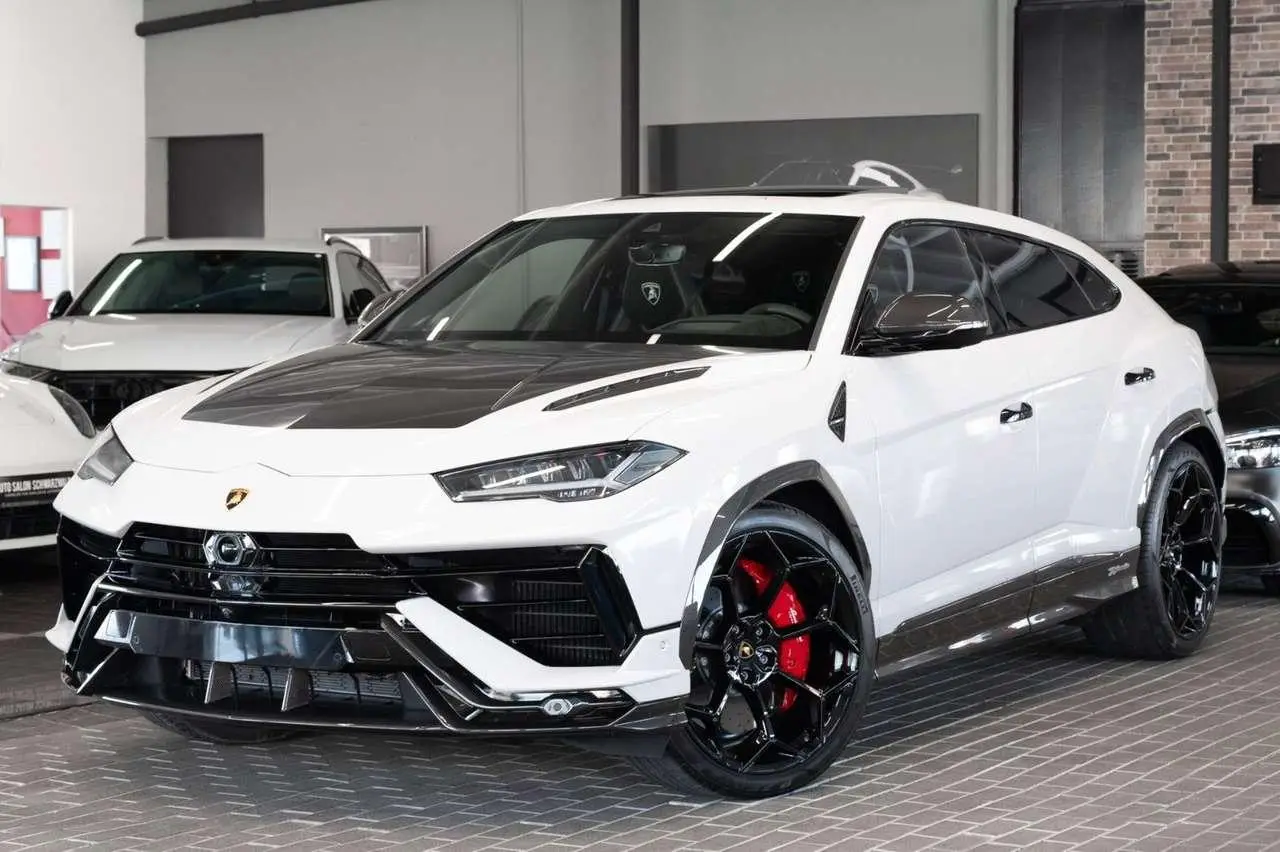 Photo 1 : Lamborghini Urus 2023 Essence