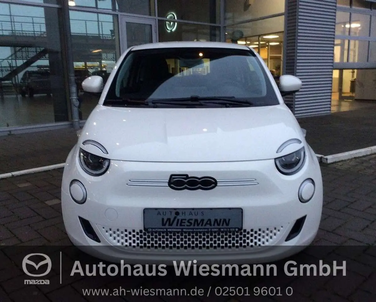 Photo 1 : Fiat 500 2023 Electric