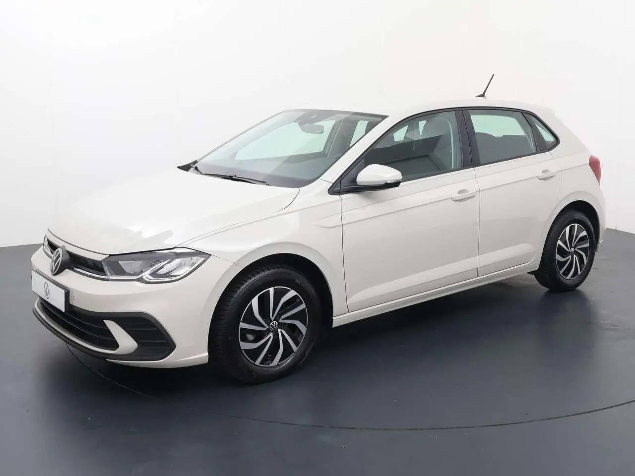 Photo 1 : Volkswagen Polo 2023 Petrol