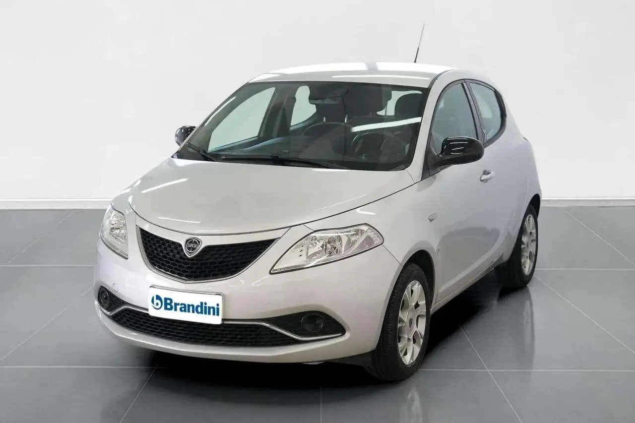 Photo 1 : Lancia Ypsilon 2016 Essence