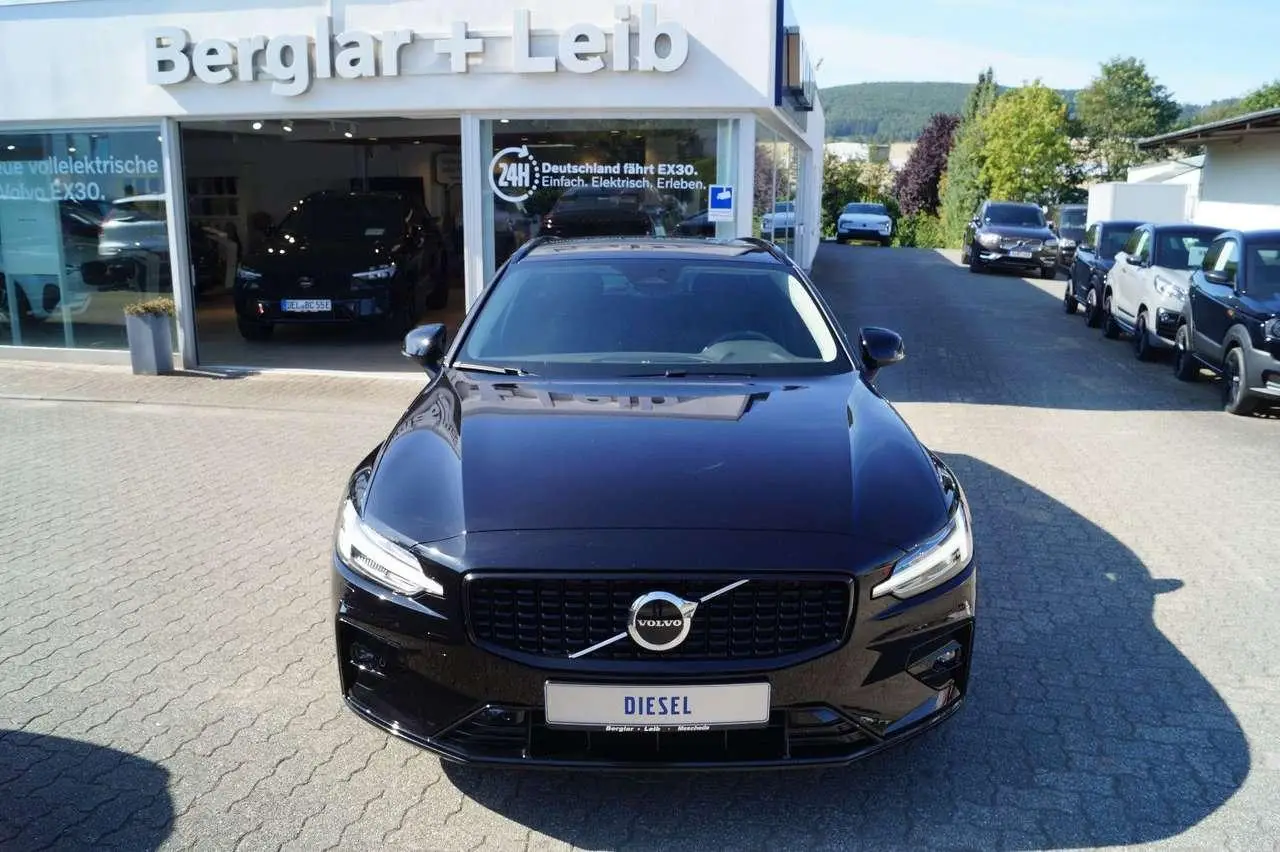 Photo 1 : Volvo V60 2023 Diesel