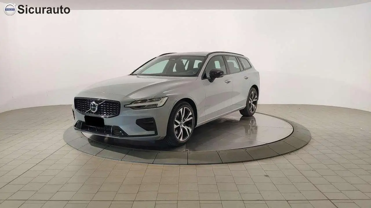 Photo 1 : Volvo V60 2024 Hybrid