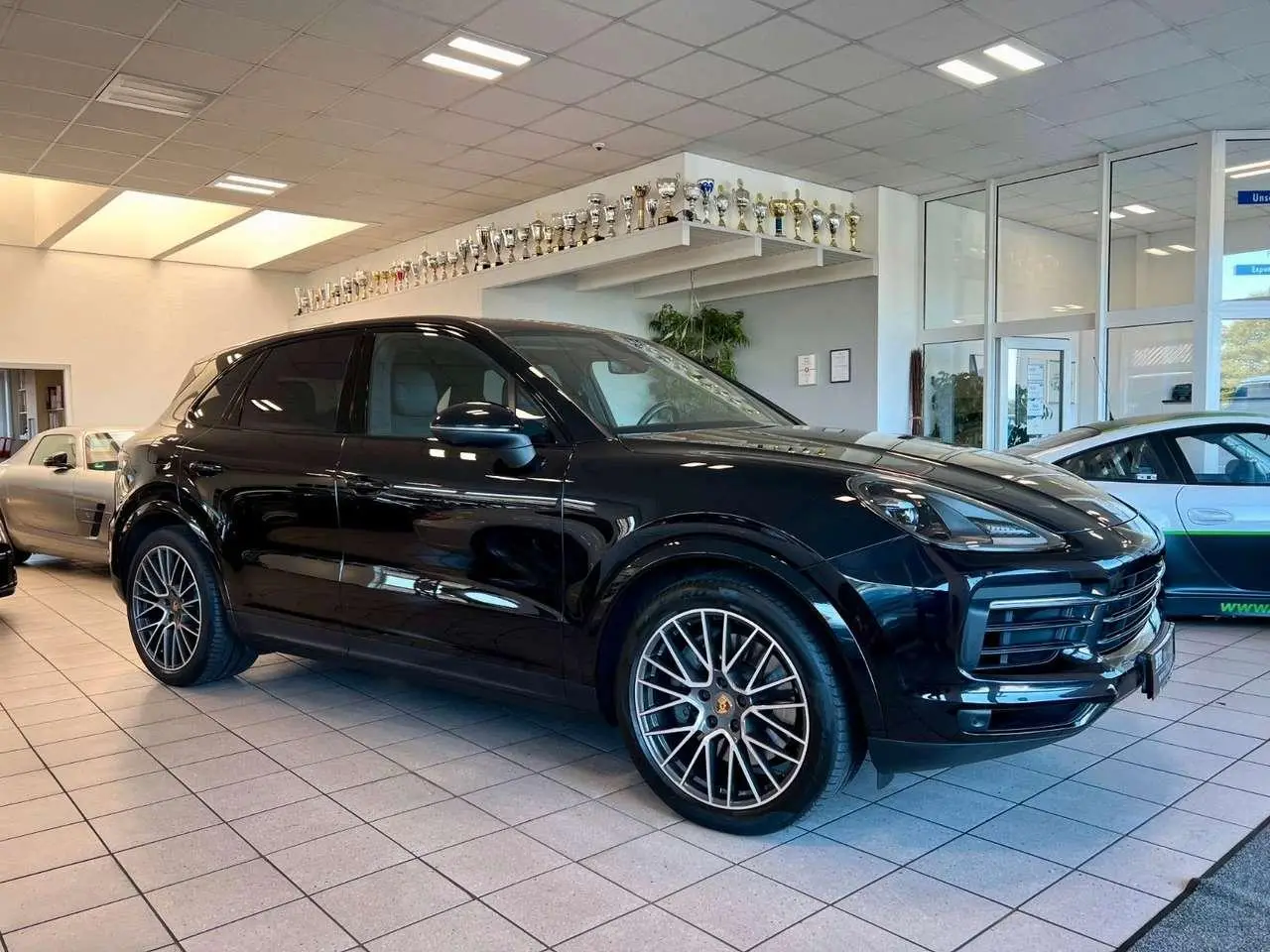 Photo 1 : Porsche Cayenne 2019 Petrol