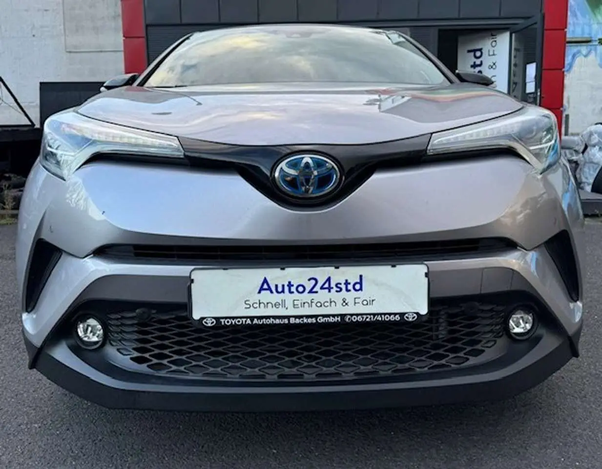 Photo 1 : Toyota C-hr 2017 Hybrid