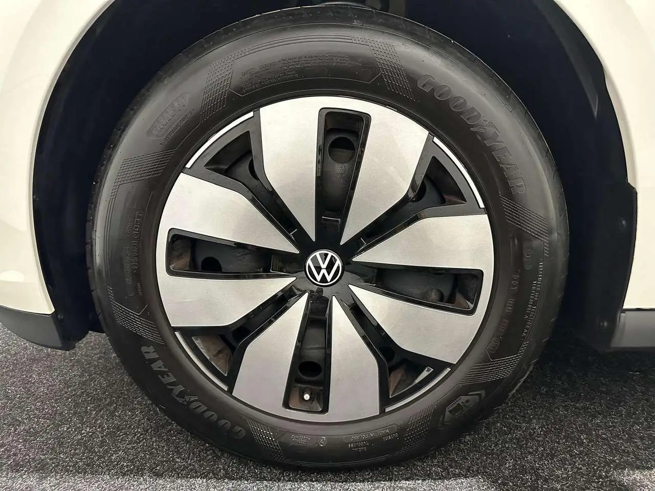 Photo 1 : Volkswagen Id. Buzz 2023 Électrique