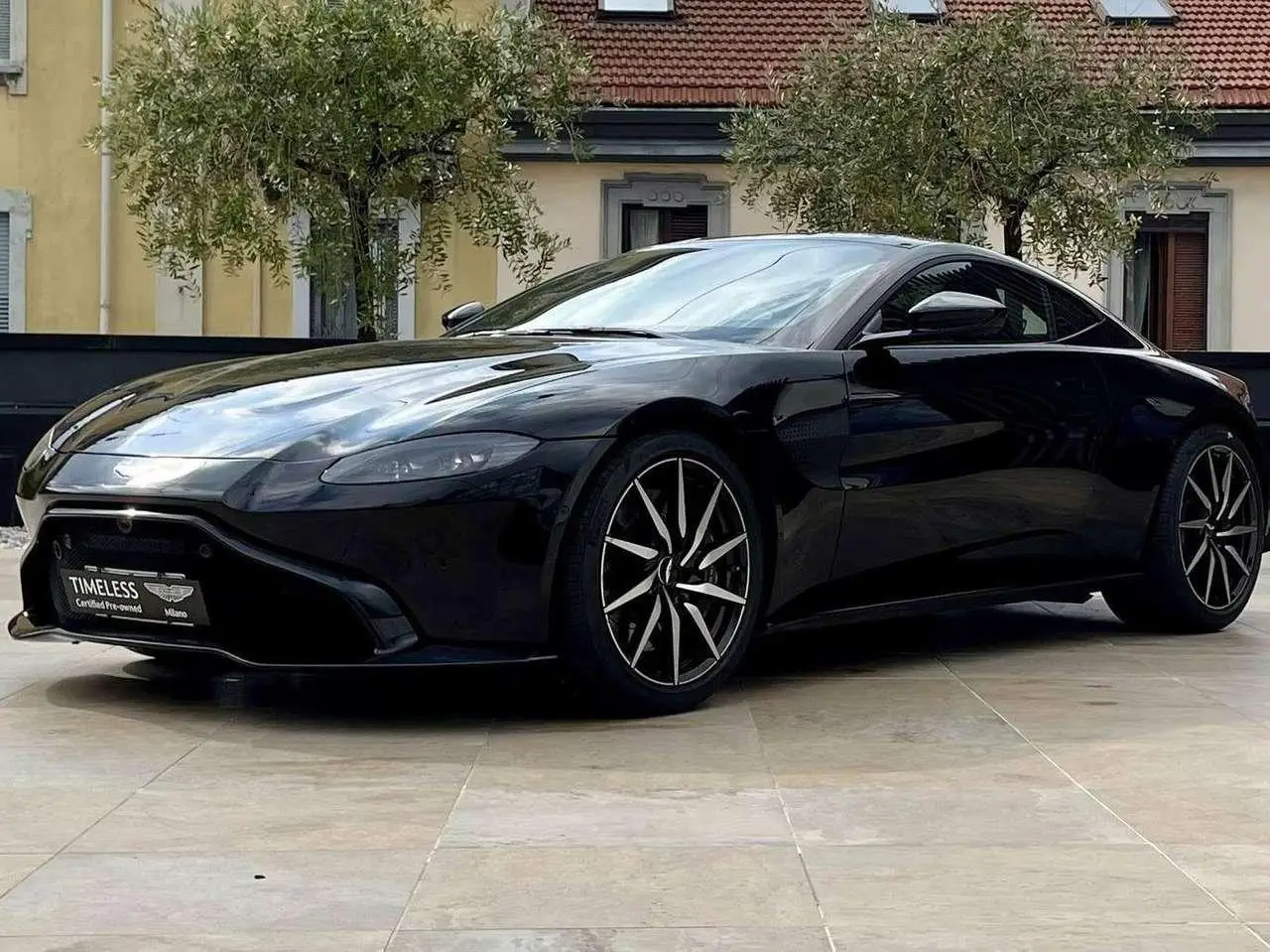 Photo 1 : Aston Martin Vantage 2019 Petrol