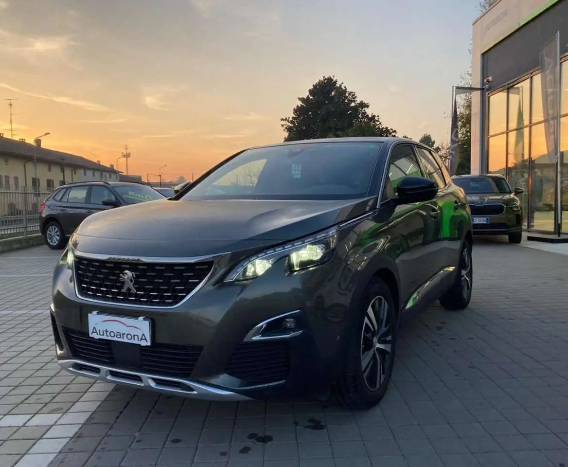 Photo 1 : Peugeot 3008 2020 Diesel