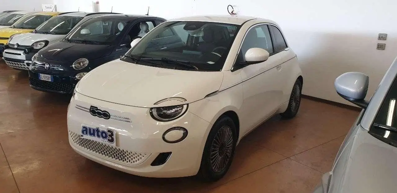 Photo 1 : Fiat 500 2023 Électrique